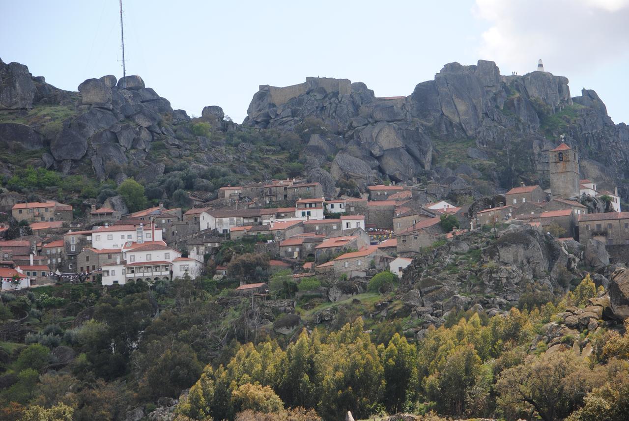 Вилла Moradia Familia Escoto Монсанту Экстерьер фото